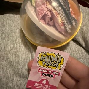 MGA's Mini Verse Make It Mini Diner Series 4